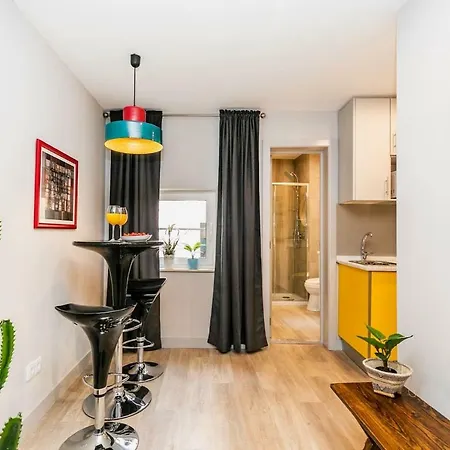 Brand New And Cozy Studio: Bairro Alto/ Chiado